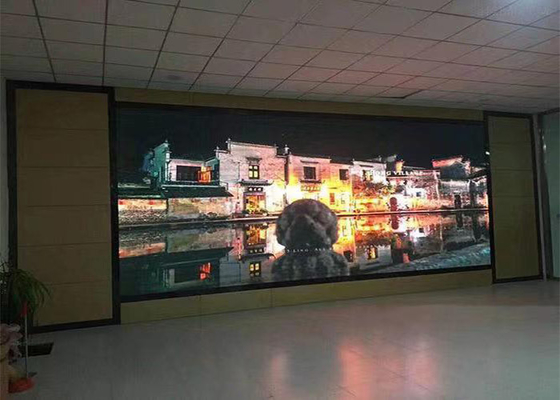 640 * 480 मिमी कैबिनेट के साथ हाई ग्रे पी 3.07 पी 4 बिजनेस इंडोर एलईडी साइन्स