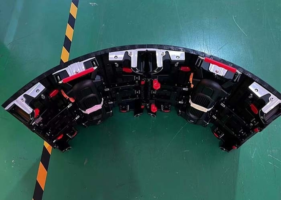 अनुदान कार्यक्रमों के लिए अनुकूलन योग्य घुमावदार 250mmx250mm P2.604 इनडोर एलईडी डिस्प्ले